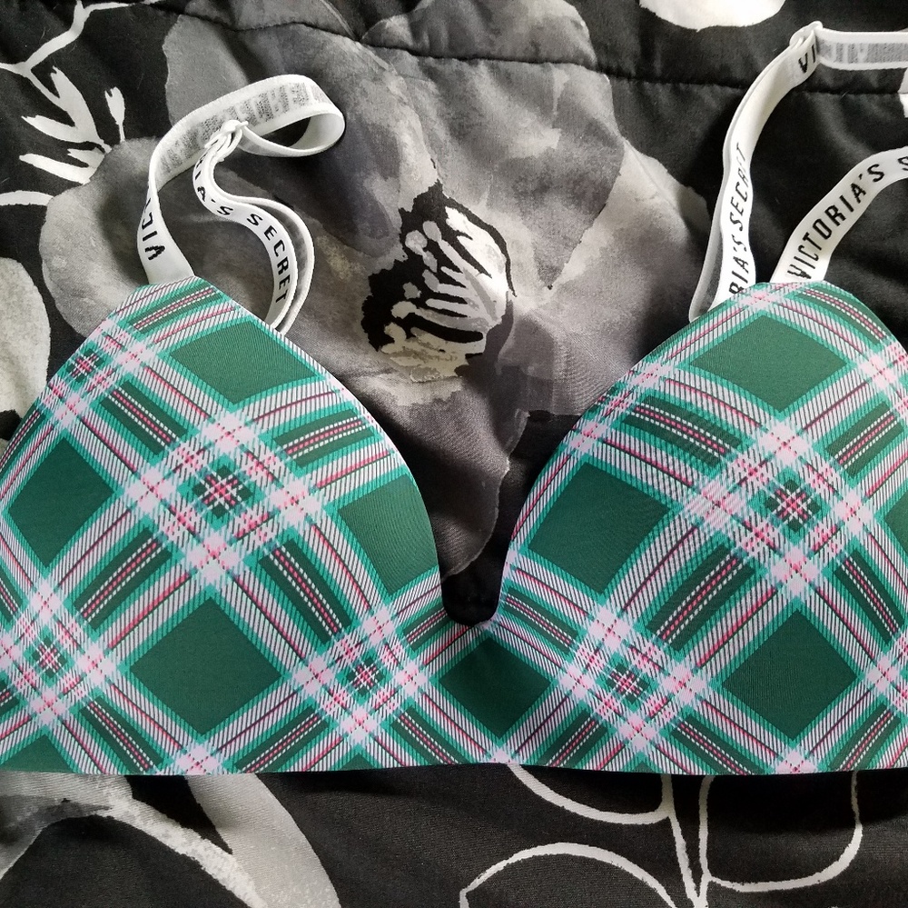 Victoria's Secret T- shirt Bra Wireless